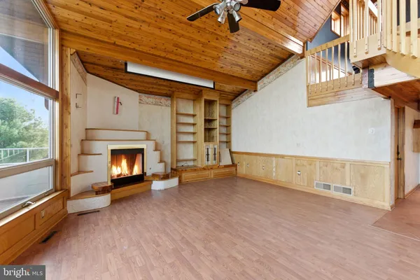 $799,500 | 2 Digit Lane, Bunker Hill, WV 25413