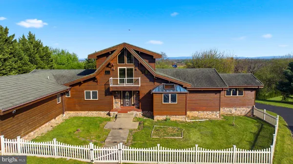 $799,500 | 2 Digit Lane, Bunker Hill, WV 25413