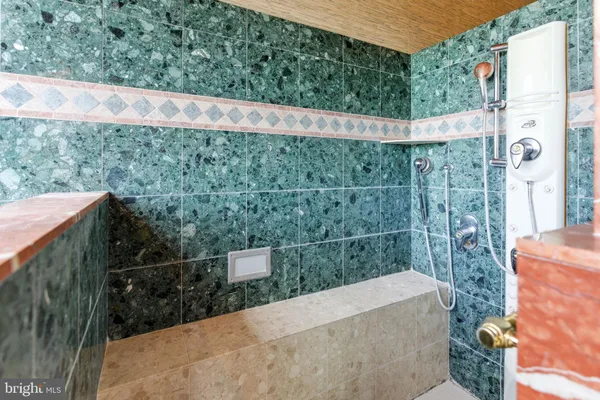 $799,500 | 2 Digit Lane, Bunker Hill, WV 25413