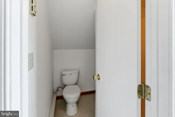 $799,500 | 2 Digit Lane, Bunker Hill, WV 25413