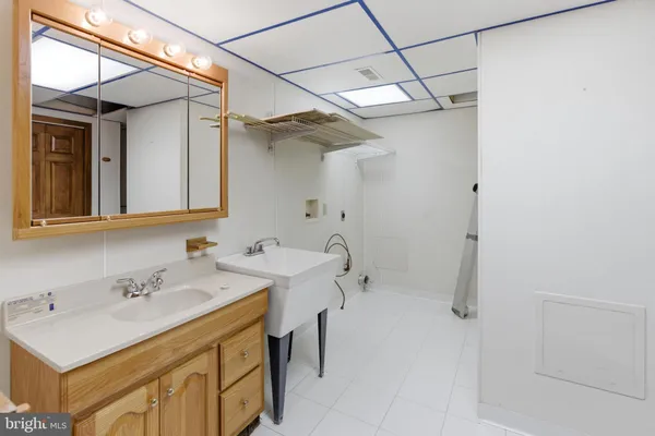 $799,500 | 2 Digit Lane, Bunker Hill, WV 25413