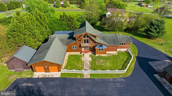 $799,500 | 2 Digit Lane, Bunker Hill, WV 25413