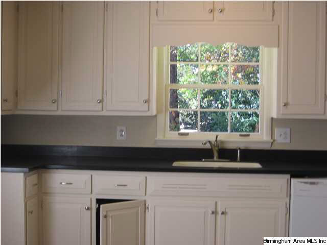 809 Spring Lake Circle Birmingham, AL 35217 - Photo 14 of 32