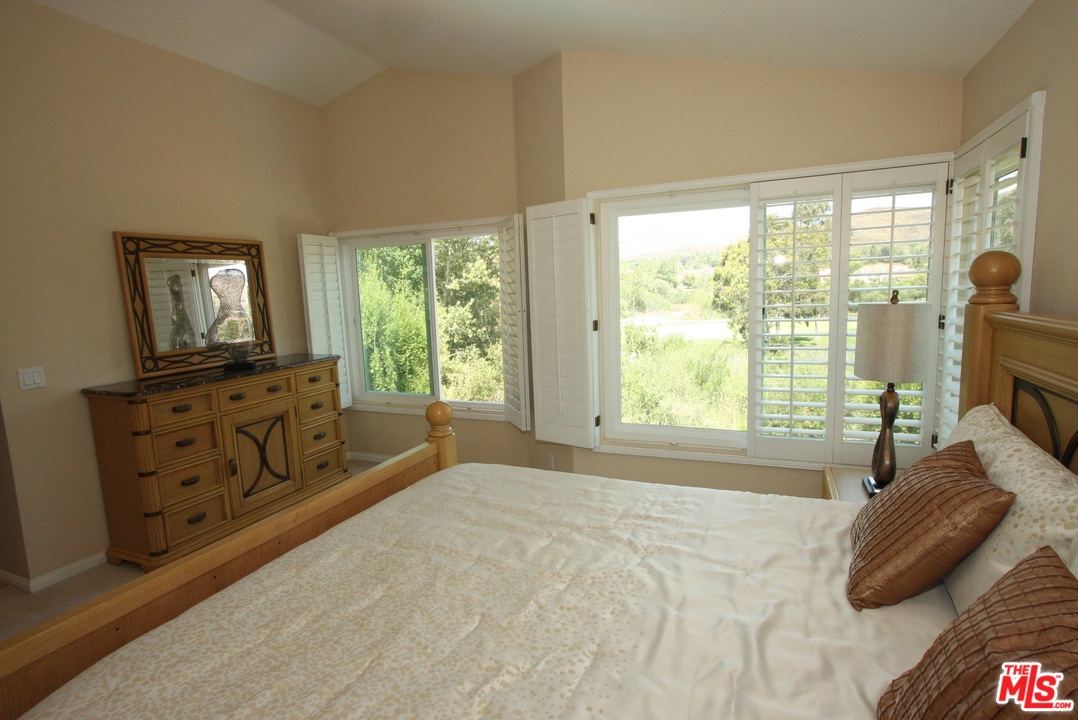 553 Fairfield Road Simi Valley, CA 93065 - Photo 28 of 49
