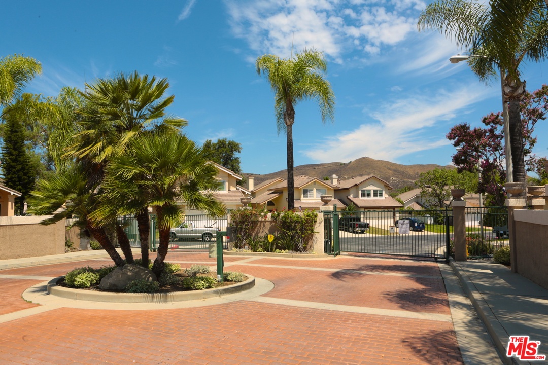 553 Fairfield Road Simi Valley, CA 93065 - Photo 35 of 49