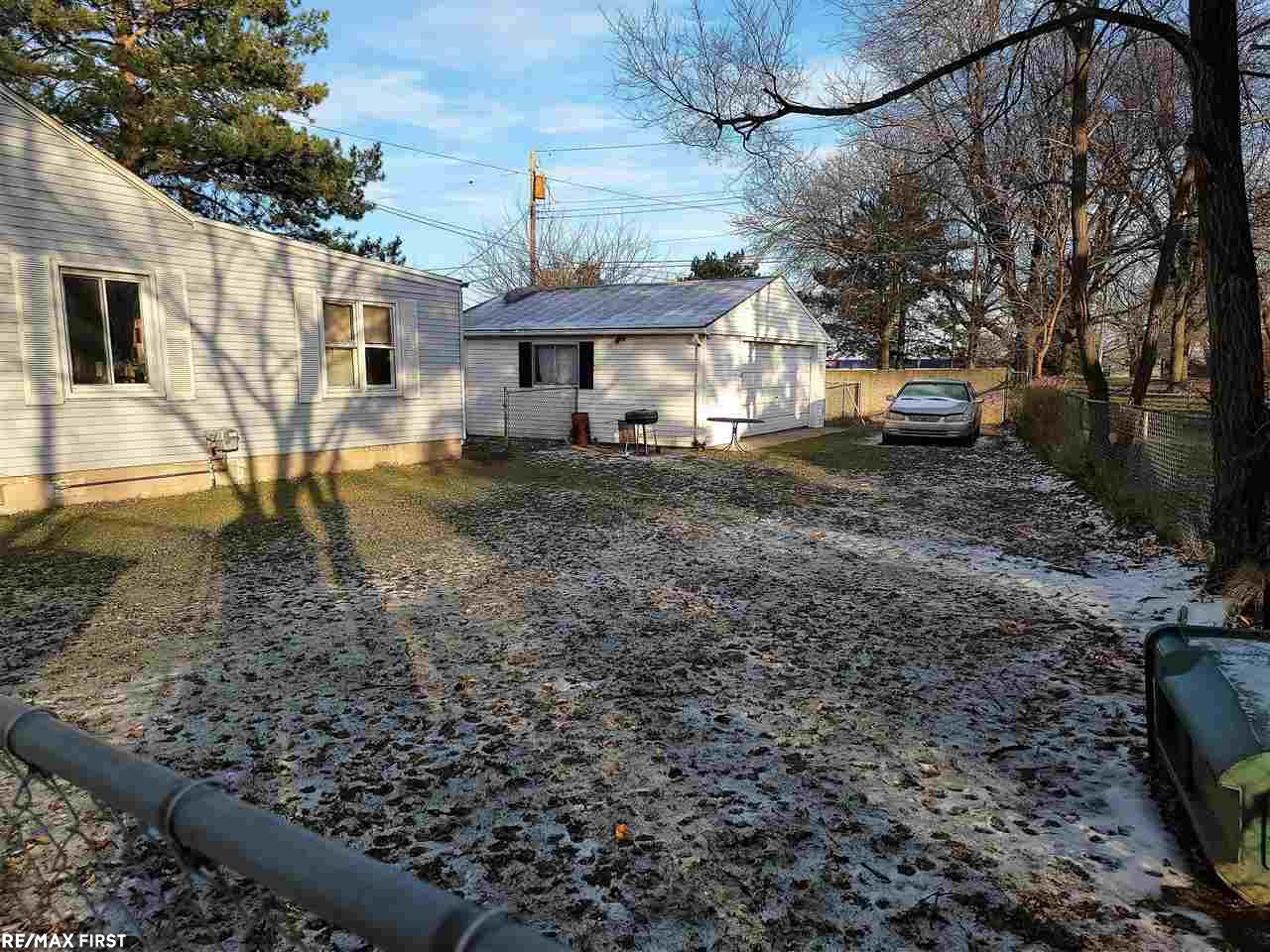 2310 Rochester Court Troy, MI 48083 - Photo 12 of 12 50062980-11.JPG
