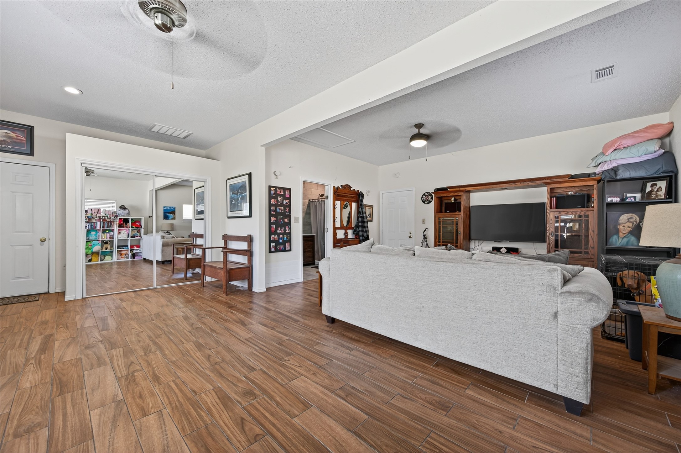 204 King Drive Columbus, TX 78934 - Photo 29 of 50 a living room with furniture and a flat screen tv