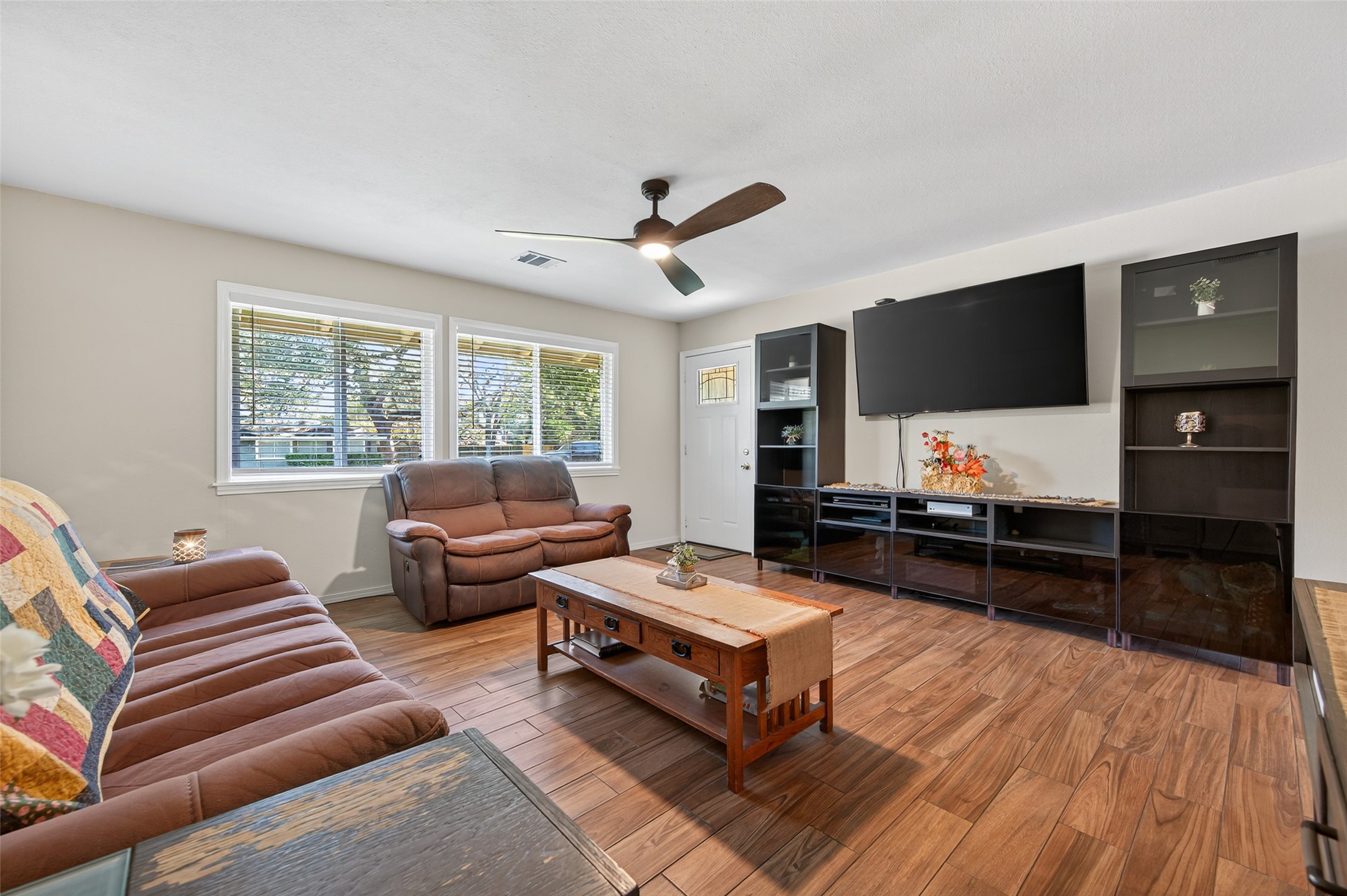 204 King Drive Columbus, TX 78934 - Photo 8 of 50 a living room with furniture and a flat screen tv