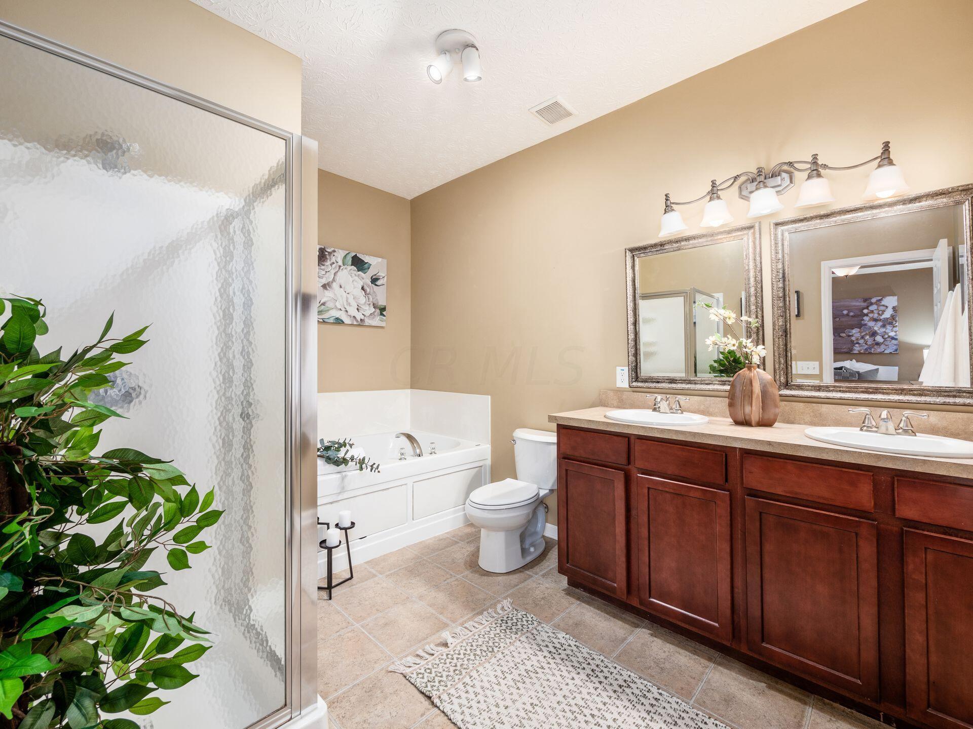 172 Stockard Loop Delaware, OH 43015 - Photo 23 of 45 Primary Suite Bath