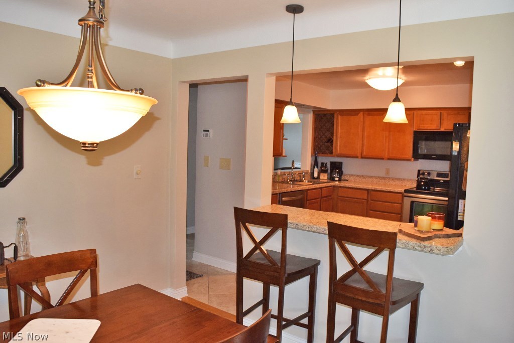 2053 Hansford Road Cleveland, OH 44124 - Photo 5 of 22 Gallery Image 5