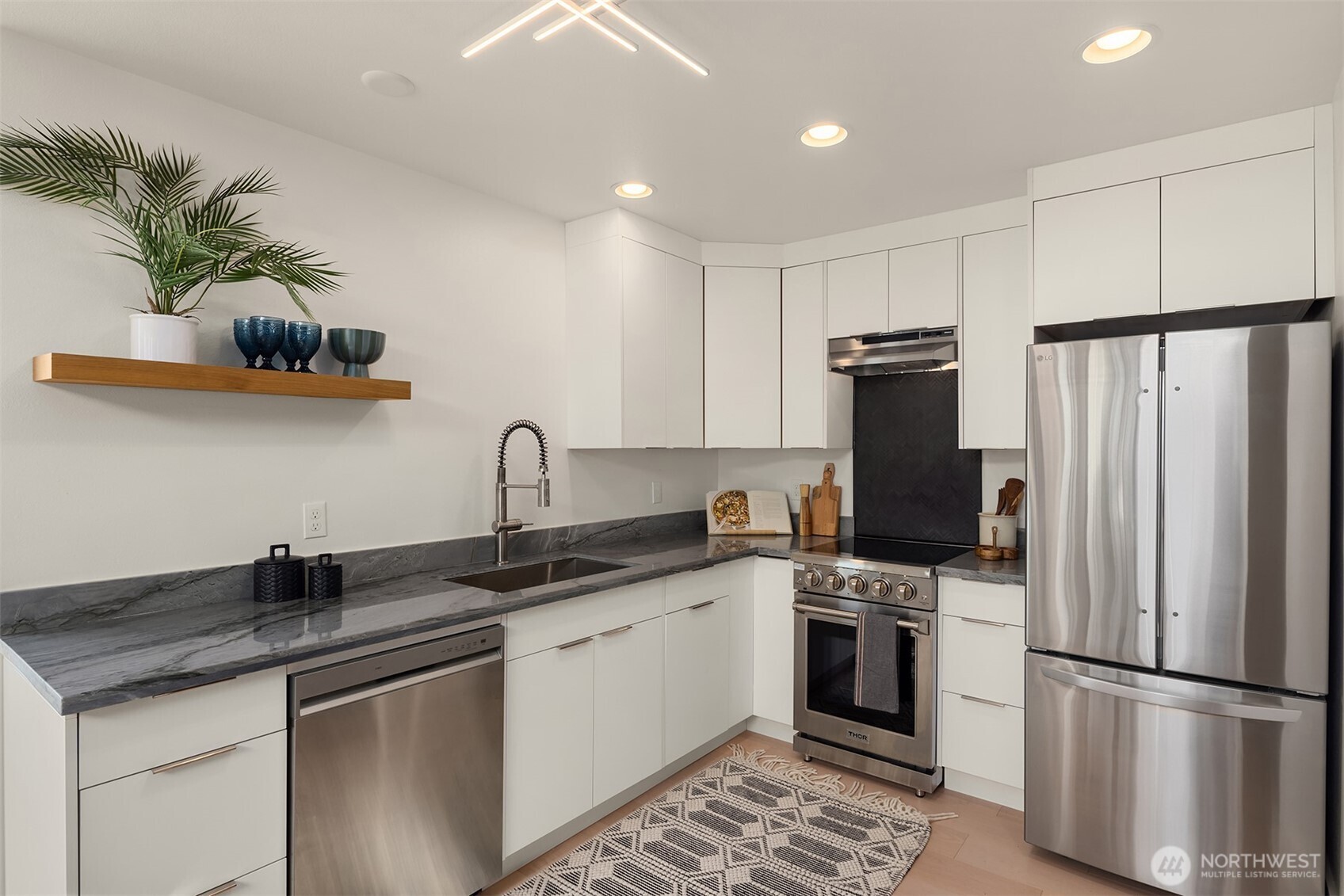 1000 Union Street, Unit PHD Seattle, WA 98101 - Photo 15 of 40