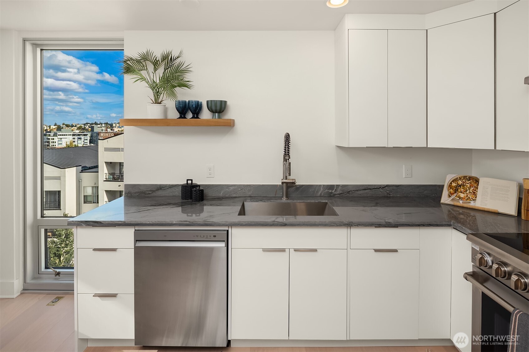 1000 Union Street, Unit PHD Seattle, WA 98101 - Photo 16 of 40