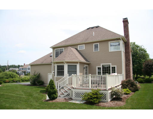 652 Stow Road Marlborough, MA 01752 - Photo 4 of 28 Gallery Image 4