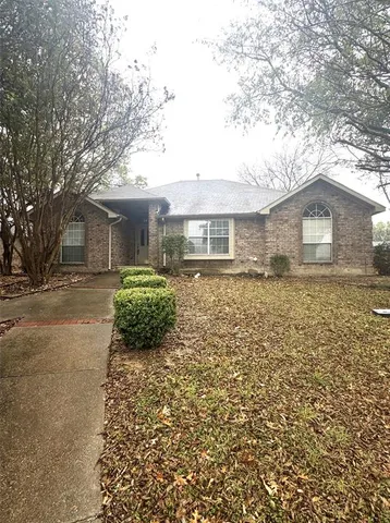 $1,995 | 1600 Weatherstone Drive, DeSoto, TX 75115