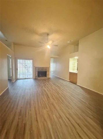 $1,995 | 1600 Weatherstone Drive, DeSoto, TX 75115