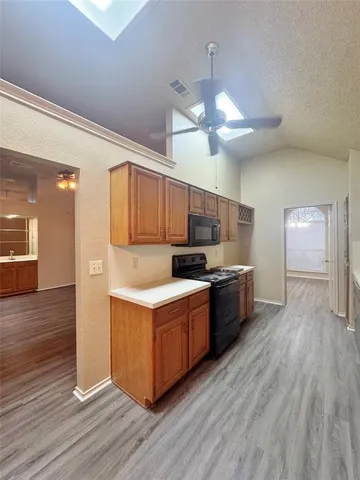 $1,995 | 1600 Weatherstone Drive, DeSoto, TX 75115