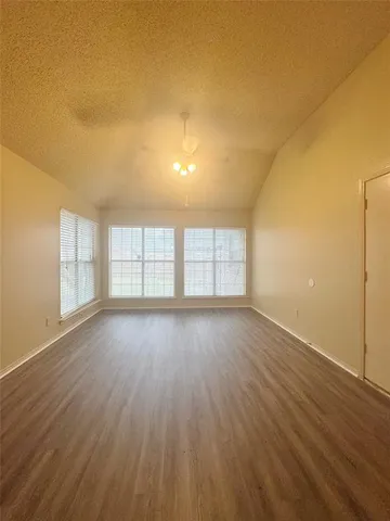 $1,995 | 1600 Weatherstone Drive, DeSoto, TX 75115