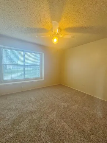 $1,995 | 1600 Weatherstone Drive, DeSoto, TX 75115