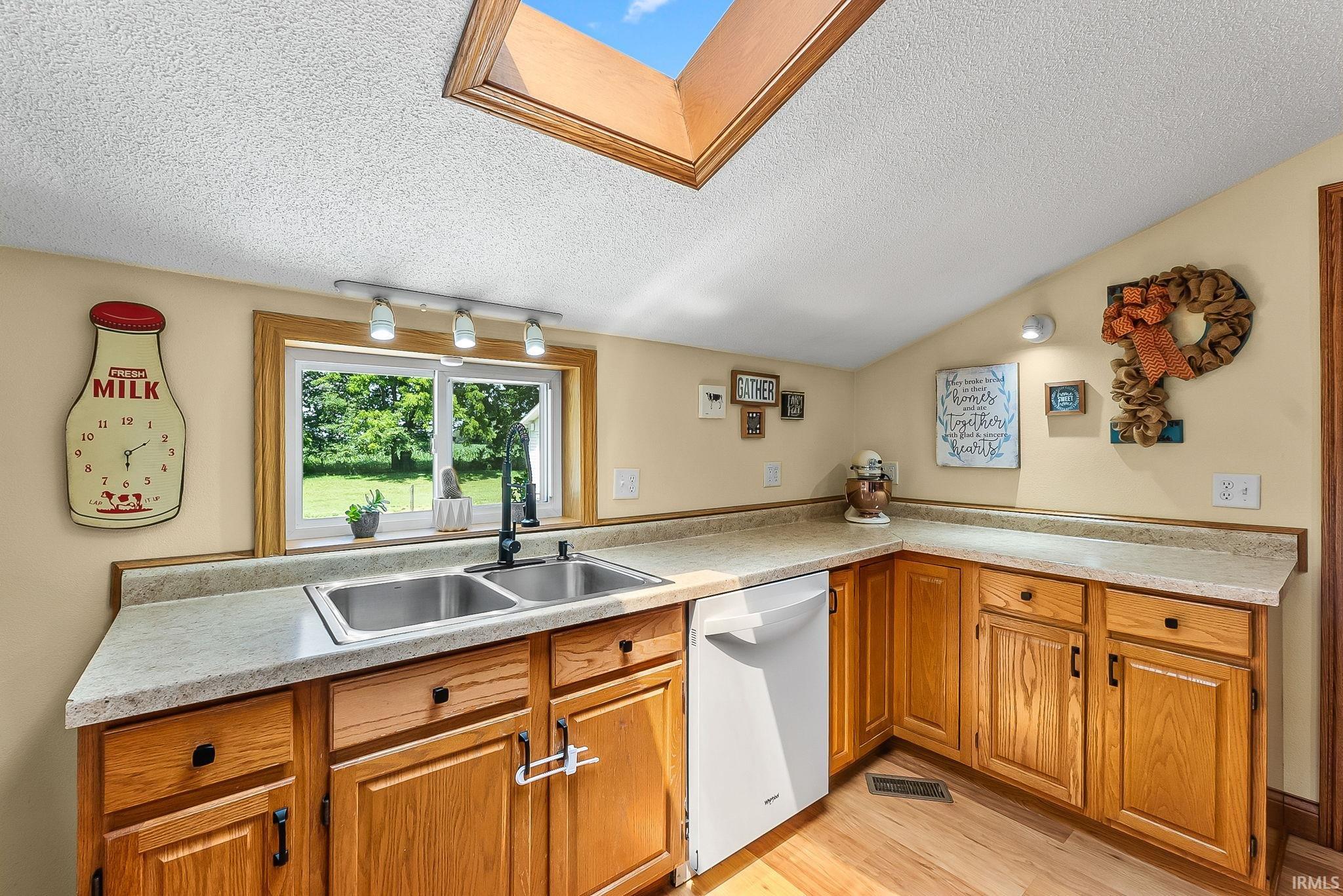 8256 North Angling Road Kendallville, IN 46755 - Photo 19 of 44
