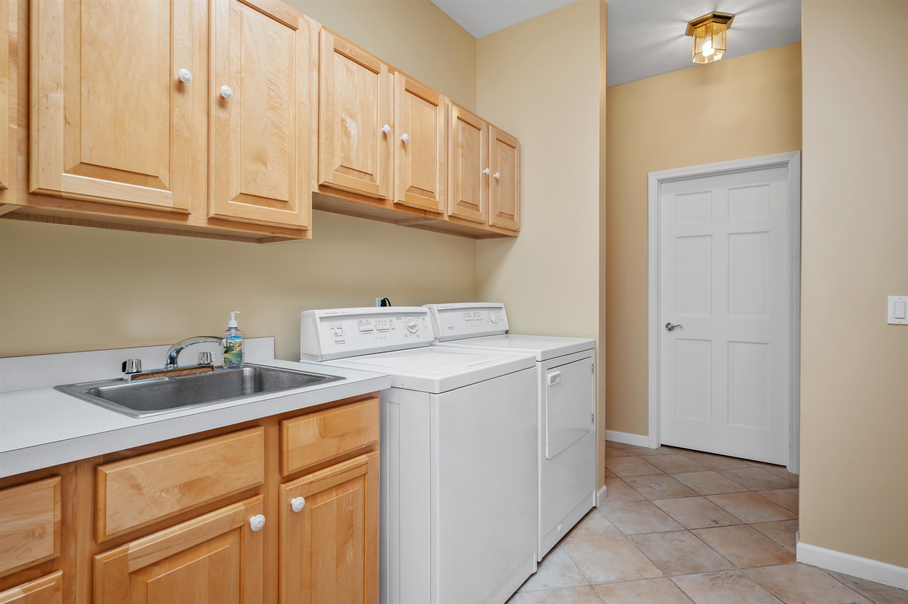 7221 Deepwater Point Road Williamsburg, MI 49690 - Photo 62 of 69 1903993-61.JPG