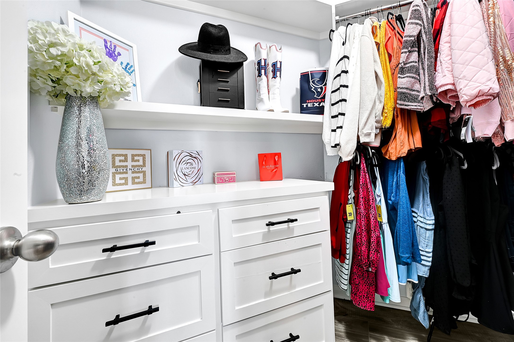 1802 Opal Peach Drive Rosharon, TX 77583 - Photo 18 of 35 a view of a walk in closet