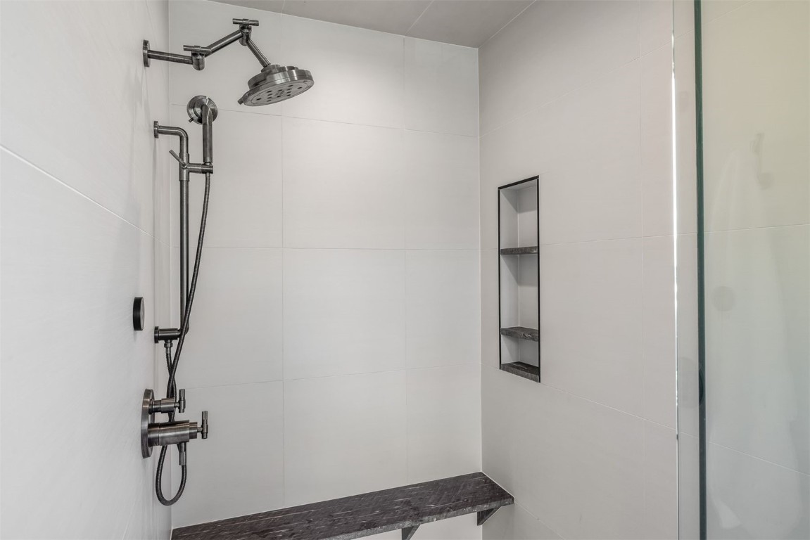 194 Angler Mountain Ranch Road Silverthorne, CO 80498 - Photo 24 of 50 a bathroom with a shower