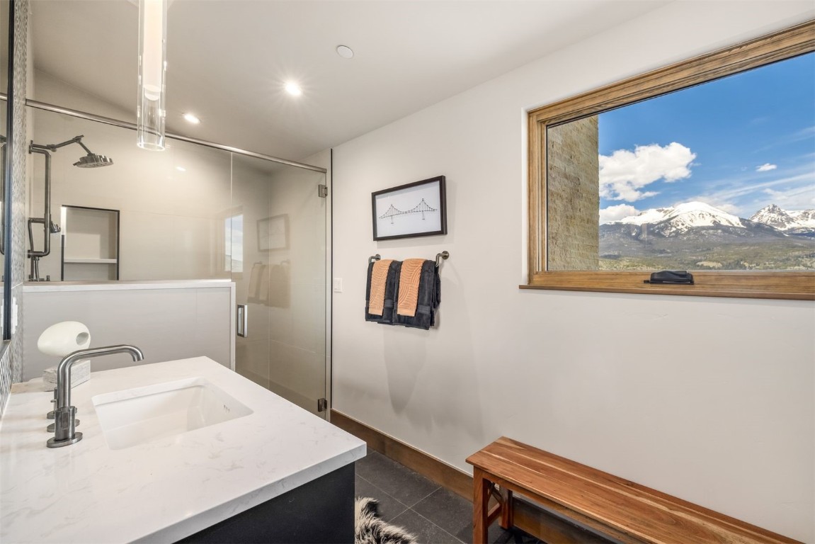 194 Angler Mountain Ranch Road Silverthorne, CO 80498 - Photo 33 of 50 a bathroom with a sink