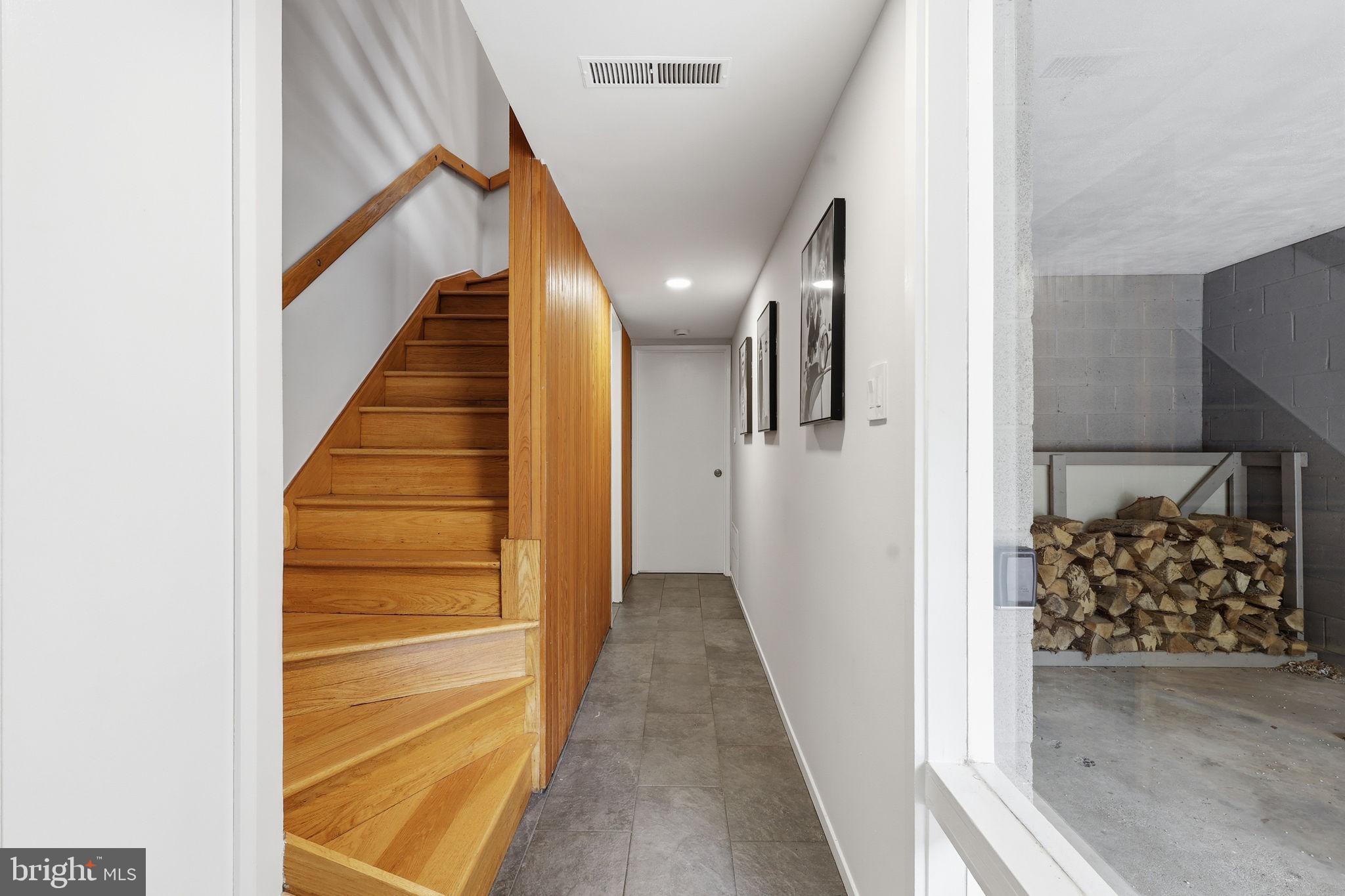 11510 Maple Ridge Road Reston, VA 20190 - Photo 7 of 43 a view of entryway and hall