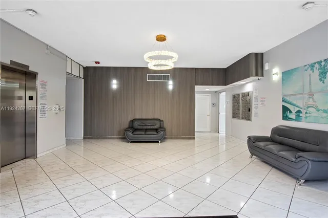 a view of livingroom with furniture