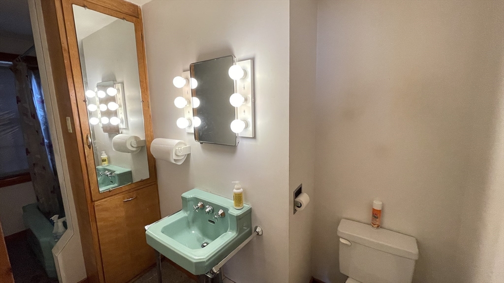 755 Grattan Street Chicopee, MA 01020 - Photo 22 of 39