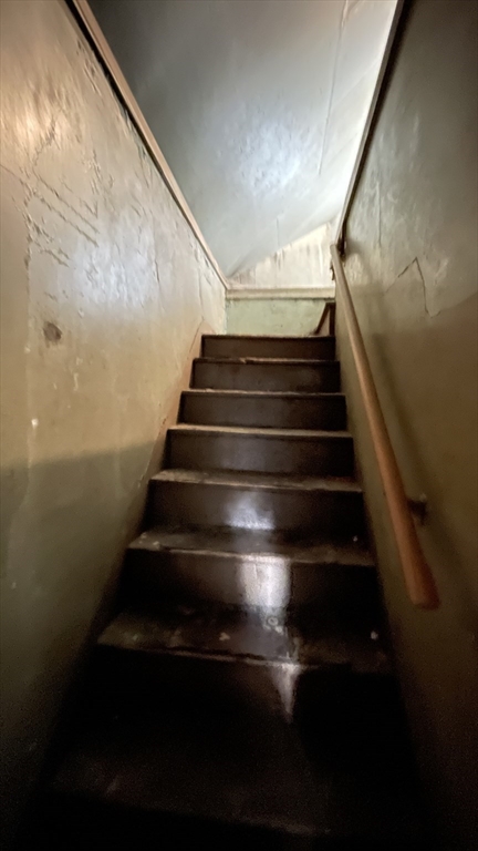 755 Grattan Street Chicopee, MA 01020 - Photo 31 of 39 a view of entryway