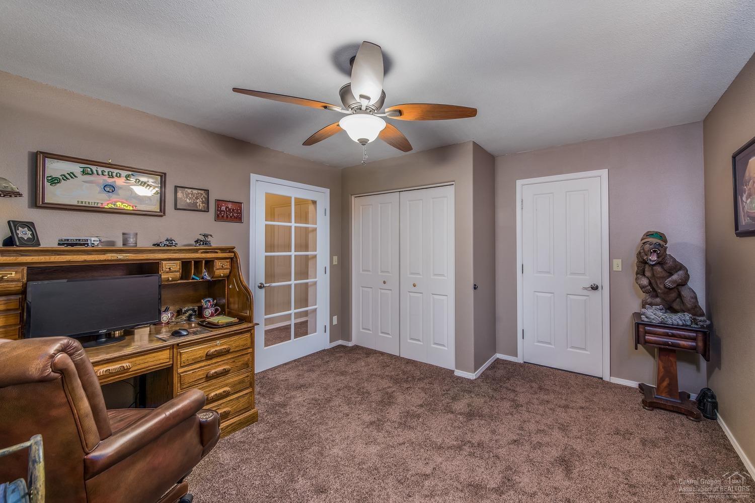 19257 Indian Summer Road Bend, OR 97702 - Photo 15 of 25 Den/office or another bedroom