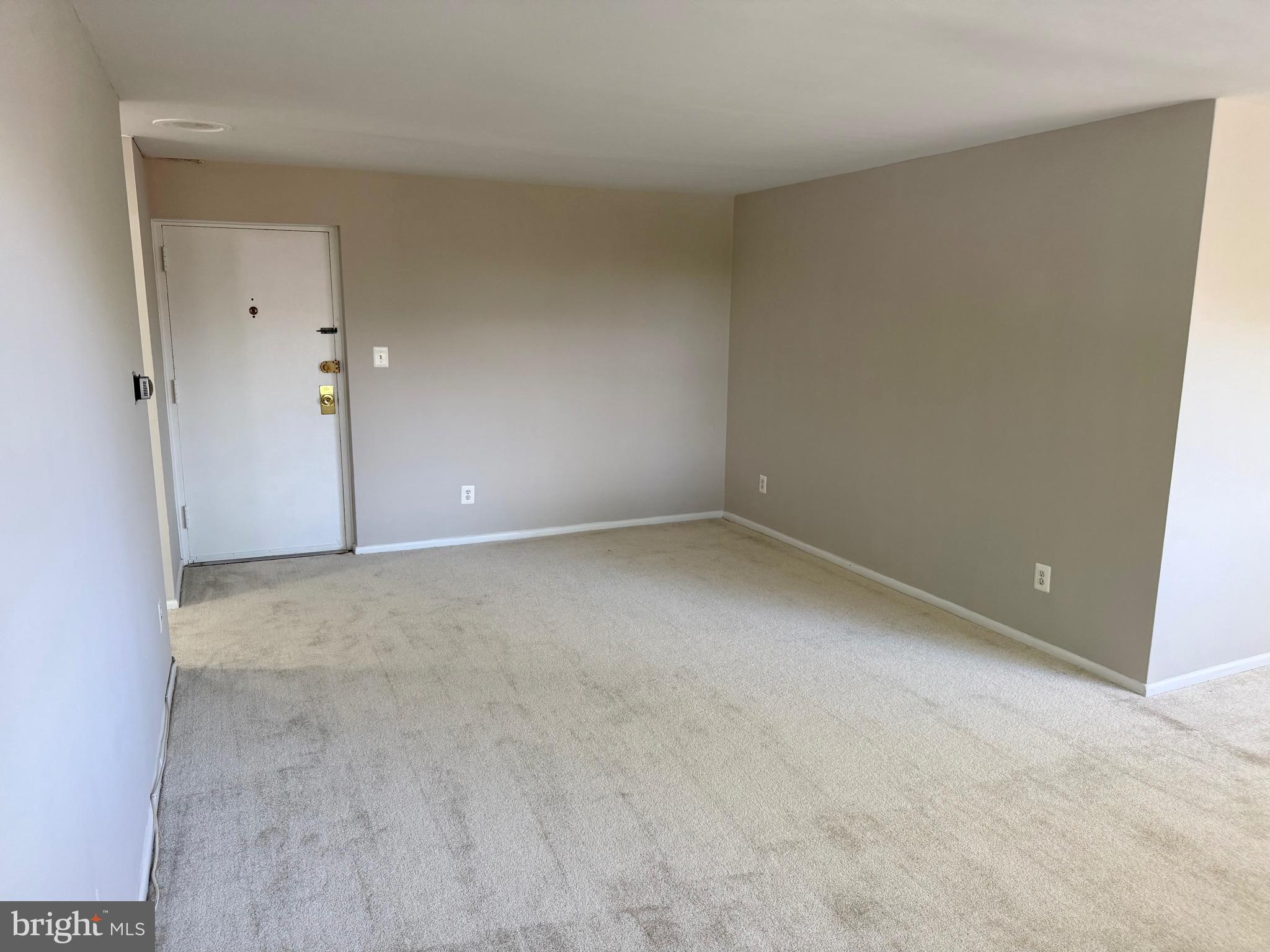 5111 8th Road South, Unit 203 Arlington, VA 22204 - Photo 15 of 31 a view of an empty room