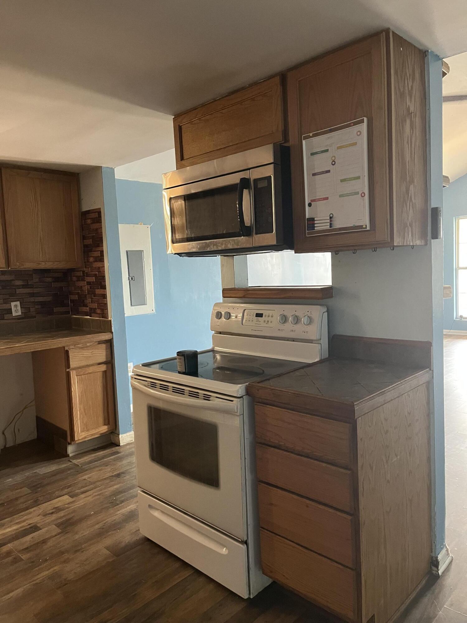 1952 Brown Road Hephzibah, GA 30815 - Photo 9 of 29 Brown Rd Kitchen range