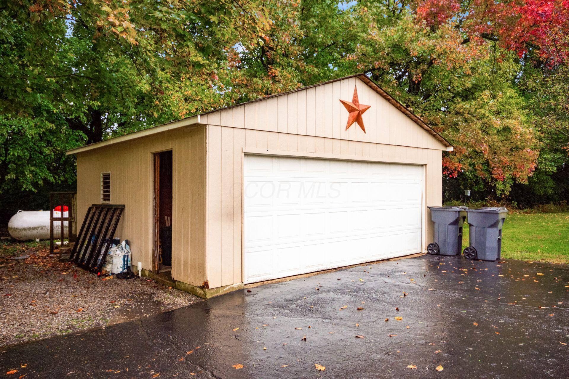 9221 London Road Orient, OH 43146 - Photo 37 of 51 2-Car Garage