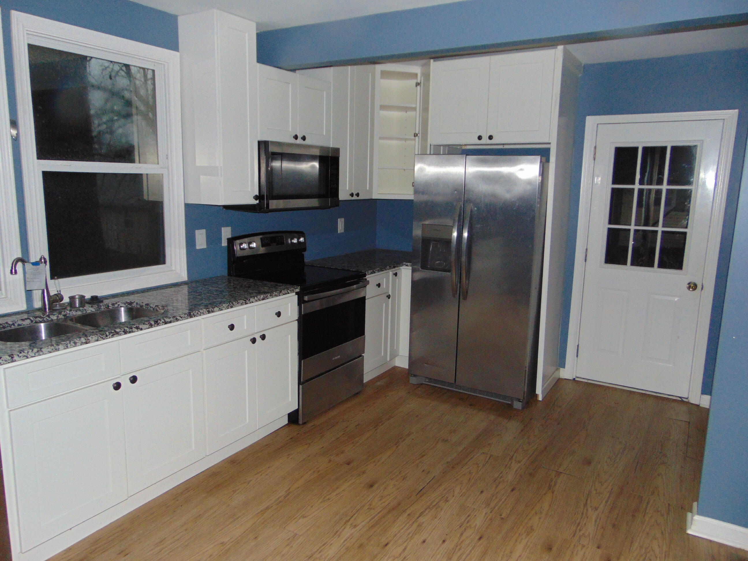 447 Cotter Street Ringgold, GA 30736 - Photo 2 of 14 Kitchen
