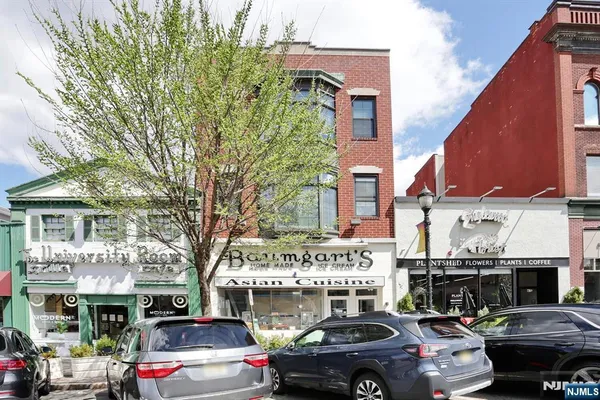 $3,200 | 45 East Palisade Avenue, Unit 2A, Englewood, NJ 07631