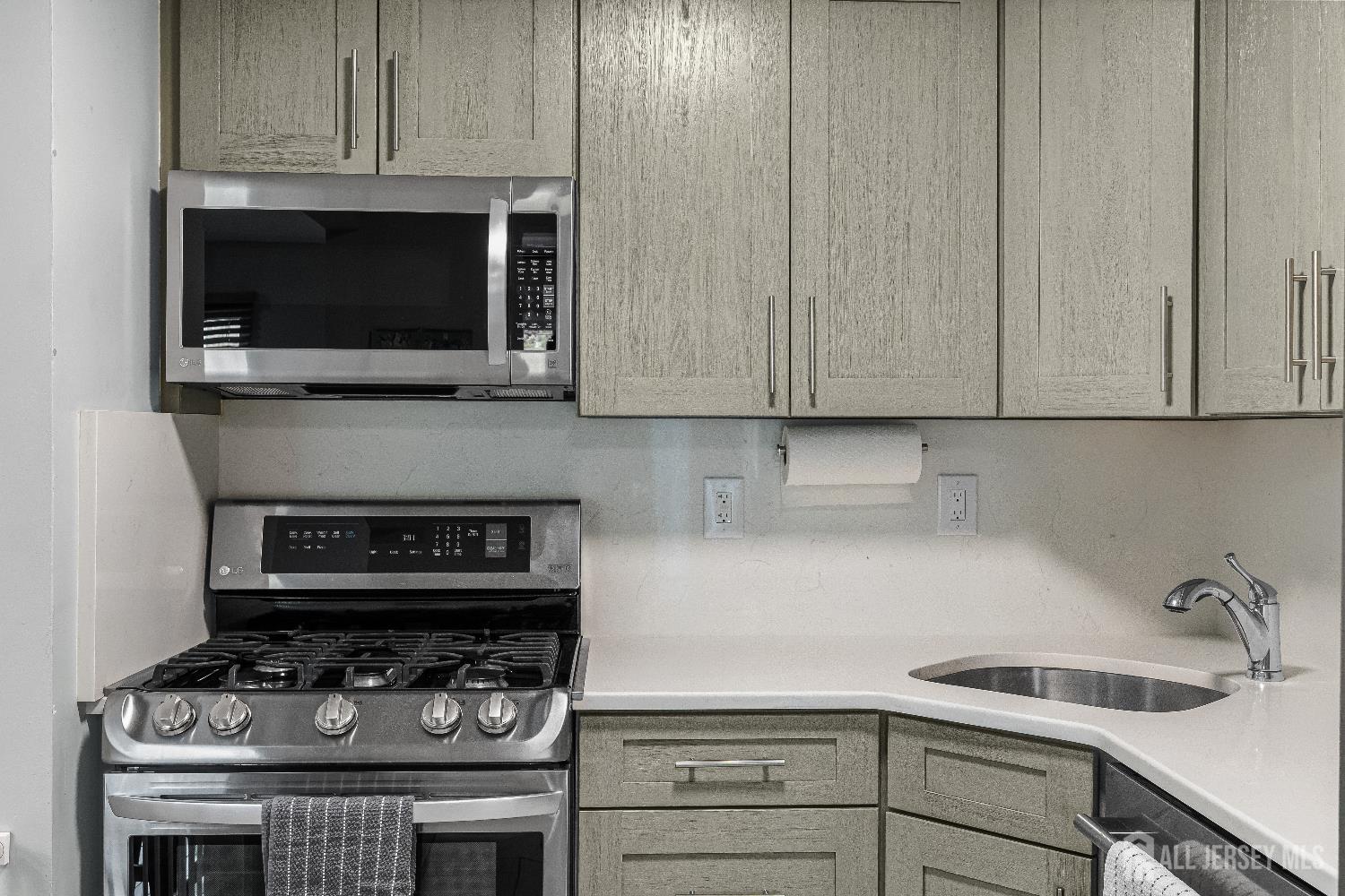 20 Arrowsmith Court Old Bridge, NJ 07747 - Photo 25 of 46