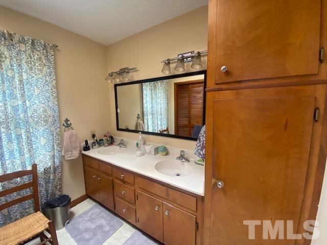 2264 Ebenezer Church Road Coats, NC 27521 - Photo 9 of 23 Gallery Image 9