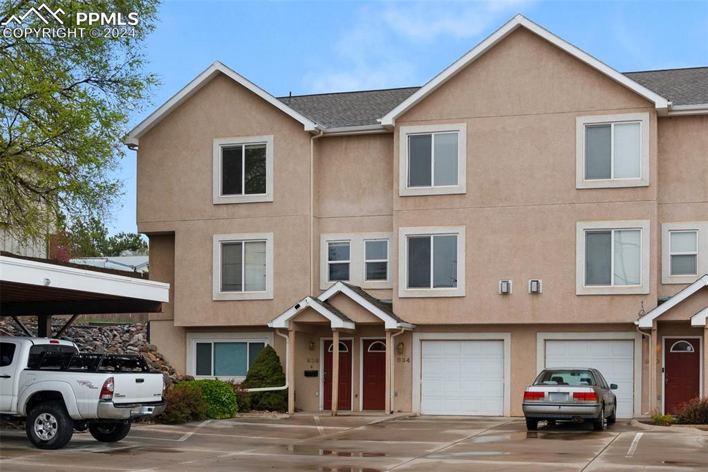 Very Nice 3 Bed Condo w/Attached 1 Car Garage