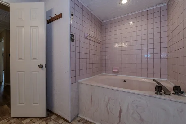 $229,900 | 1450 Bassett Street, Orange, TX 77632
