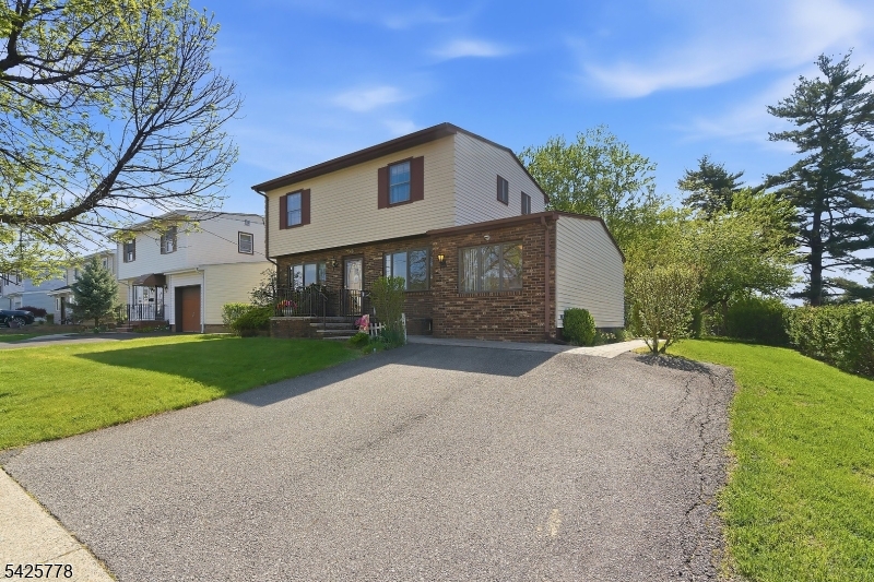 38 Atkins Terrace East Rutherford, NJ 07073 - Photo 4 of 37