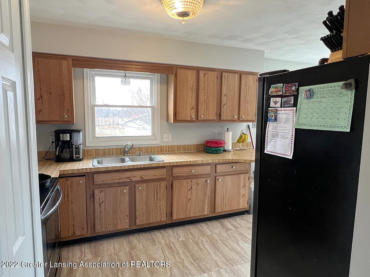 10190 Kinneville Road Eaton Rapids, MI 48827 - Photo 22 of 48 kitchen-6