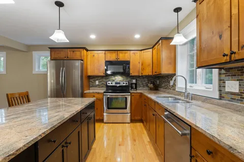 $949,900 | 98 Ridgecrest Drive, Greenland, NH 03840