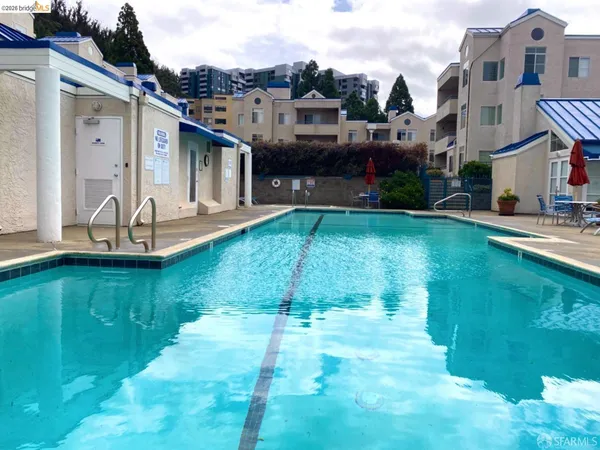 $3,000 | 535 Pierce Street, Unit 1114, Albany, CA 94706