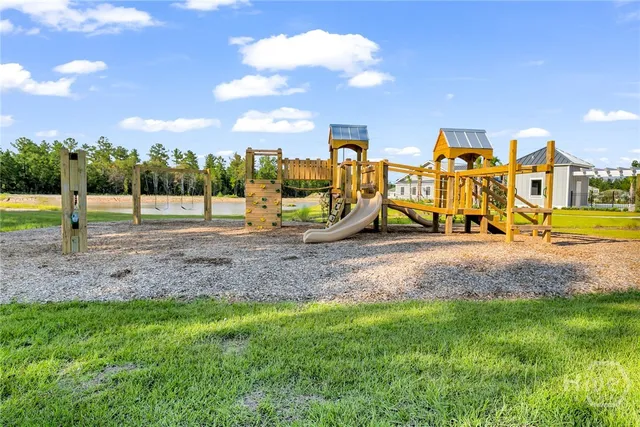 $2,100 | 149 Coneflower Road, Bloomingdale, GA 31302