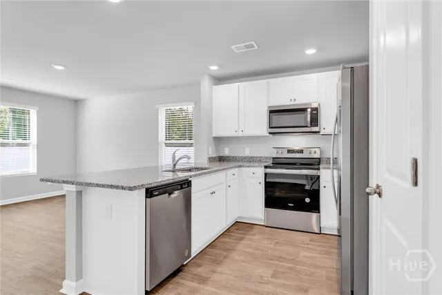 $2,100 | 149 Coneflower Road, Bloomingdale, GA 31302