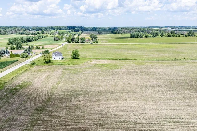 $1,150,000 | N4440 Mayflower Road, Black Creek, WI 54106