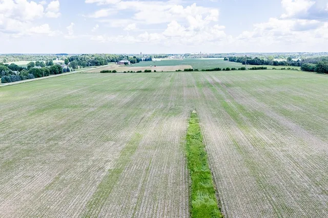 $1,150,000 | N4440 Mayflower Road, Black Creek, WI 54106