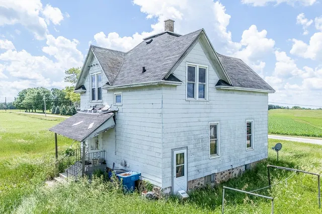 $1,150,000 | N4440 Mayflower Road, Black Creek, WI 54106